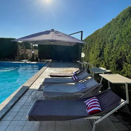 Connie Villa Serranova